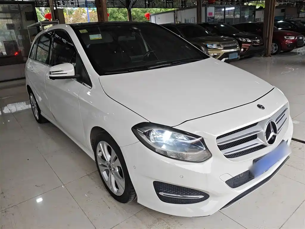 Mercedes-Benz B-Class 2018 B 200 Sport фото 21