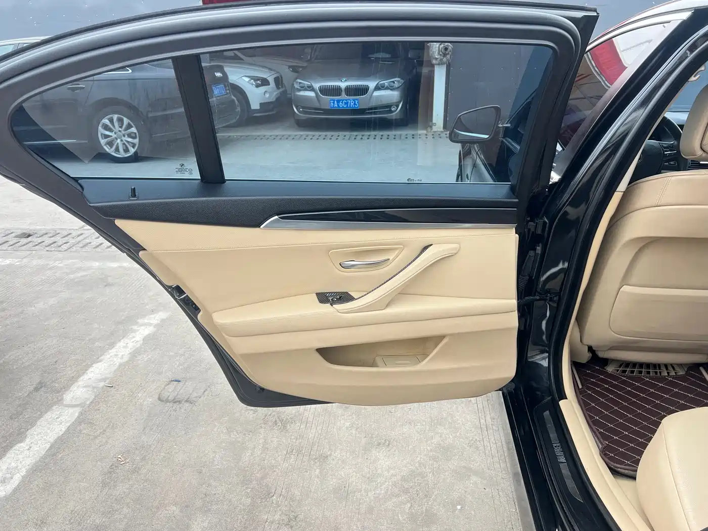 BMW 5 Series 2013 520Li Elegance фото 11