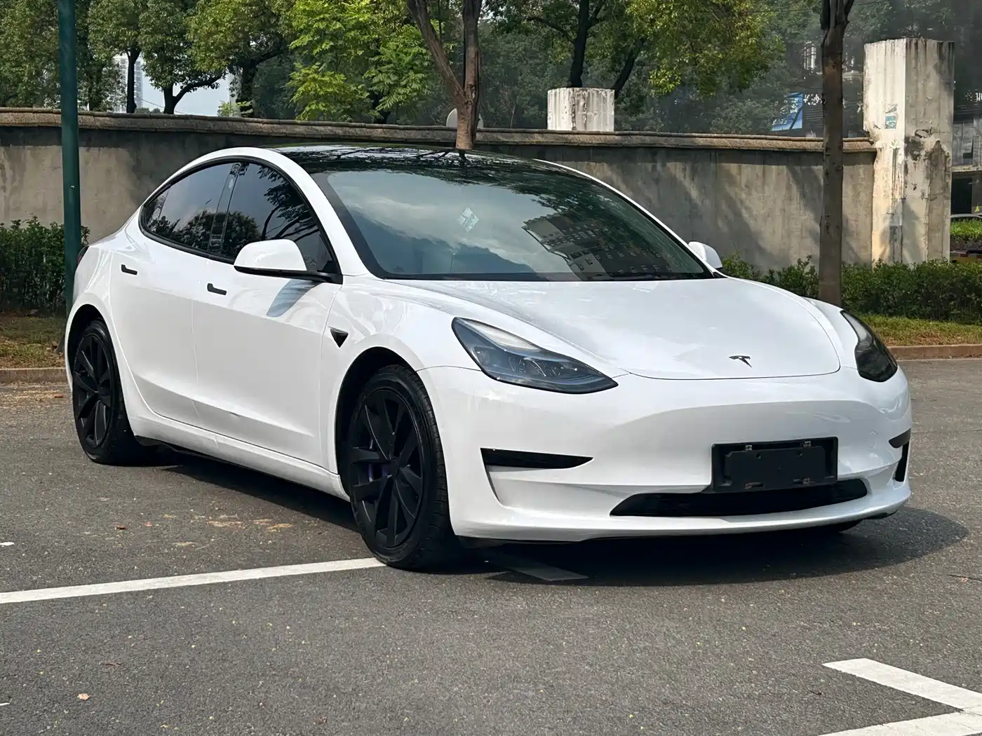 Фото 4 - Tesla Model 3