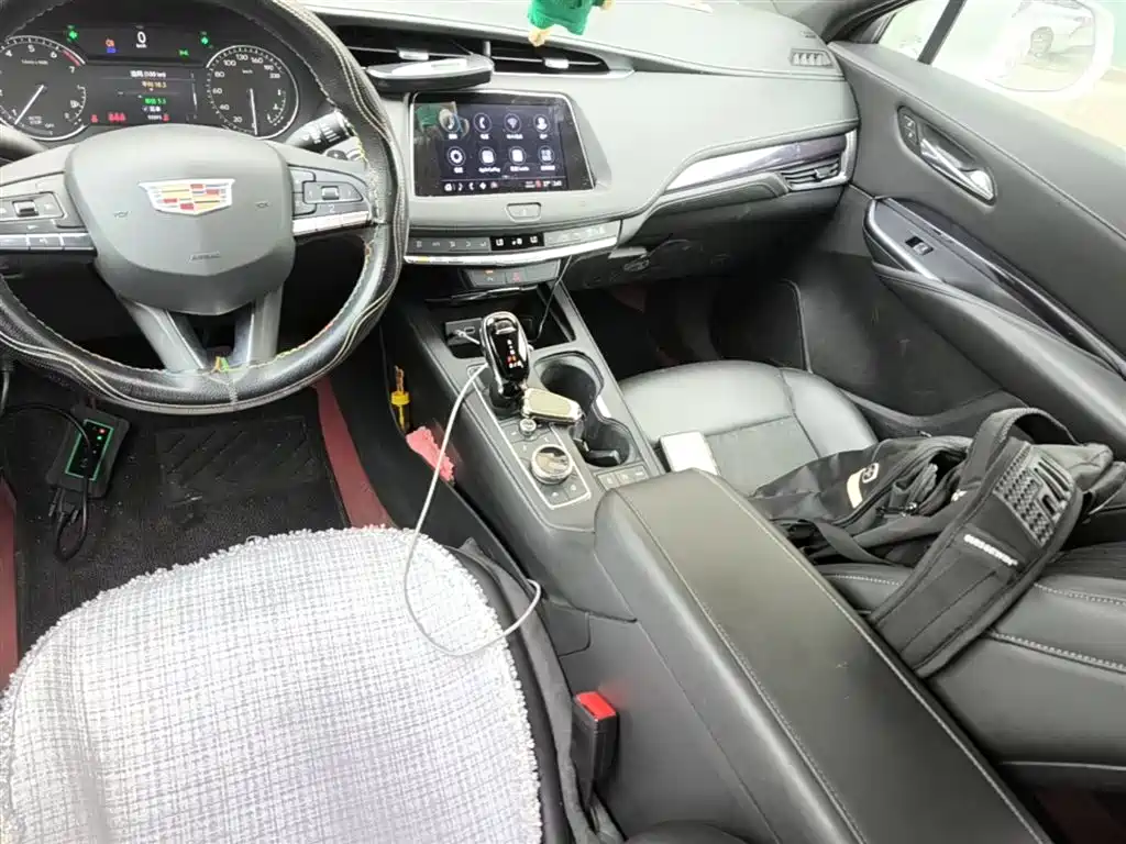 Cadillac XT4 2021 28T FWD Technology Edition фото 14