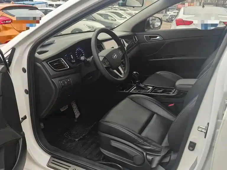 Hyundai Mistra 2014 1.8L Auto Smart GLS фото 13