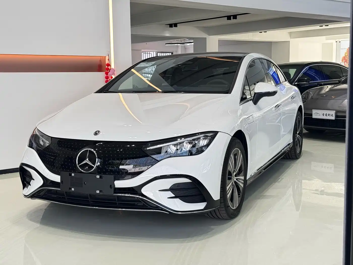 Mercedes-Benz EQE 2025 500 4MATIC Pioneer