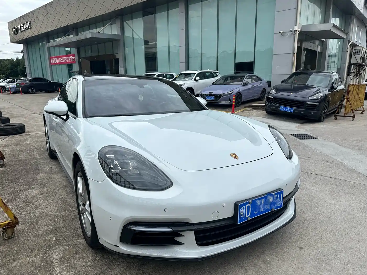 Porsche Panamera 2017 Panamera 3.0T фото 2