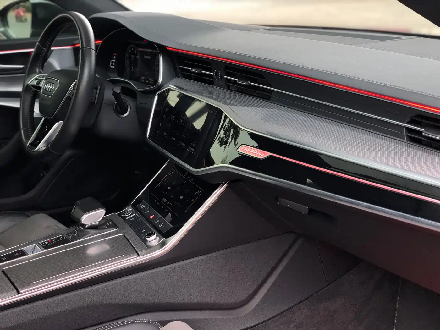 Audi A6L 2020 40 TFSI Luxury Dynamic фото 28
