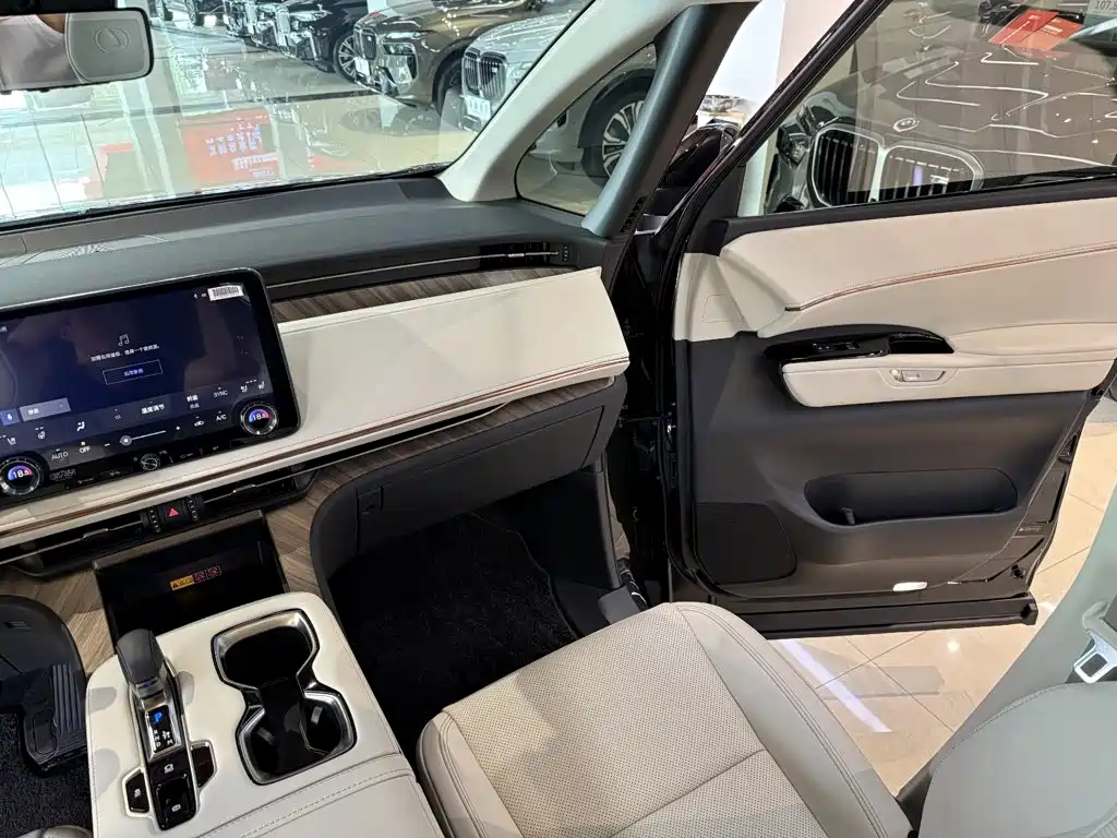 Lexus LM 2026 2025 Model 500h Six-Seater Prestige Edition