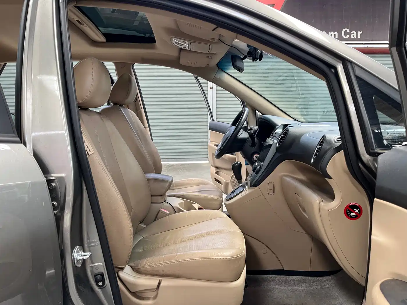 Kia Carens 2011 2.0L 7-seat Automatic Comfort фото 16