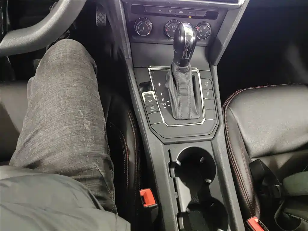 Volkswagen Lamando 2017 230TSI DSG Trend Edition фото 7