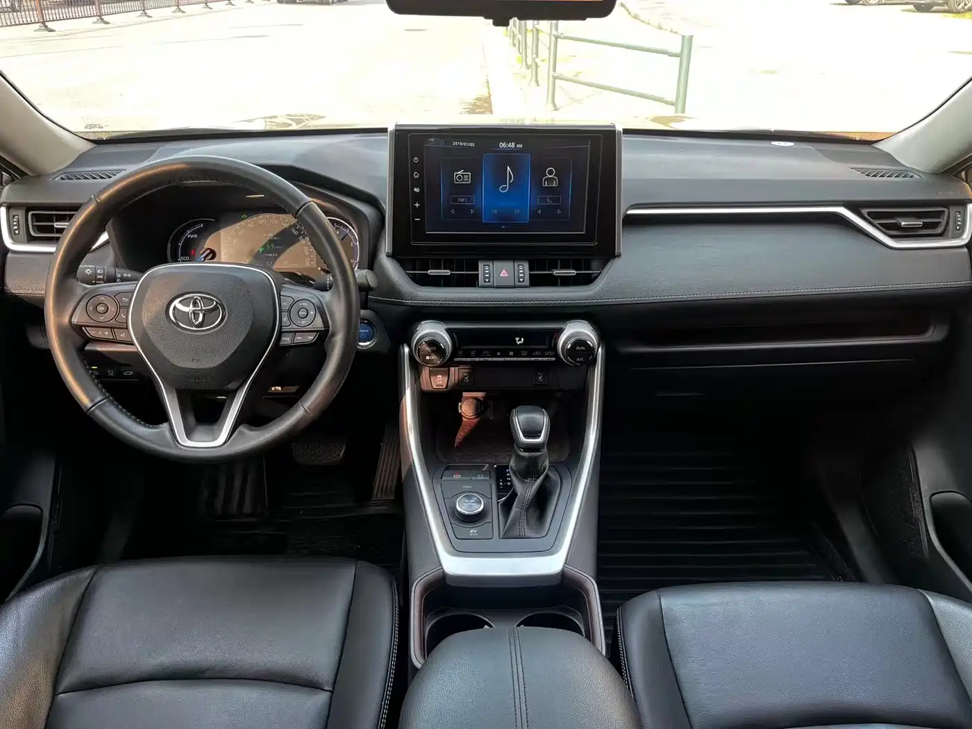 Toyota RAV4 Rongfang 2021 Hybrid 2.5L E-CVT AWD Elite PLUS Edition фото 8