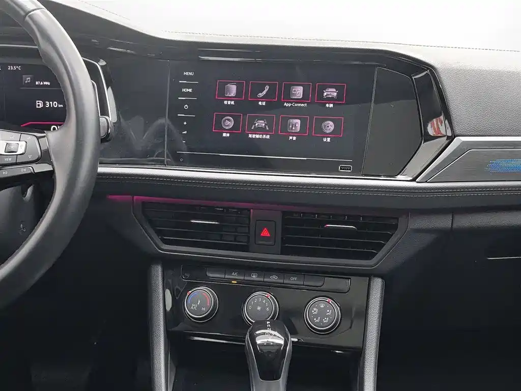 Volkswagen Sagitar 2021 280TSI DSG Surpassing Edition фото 12