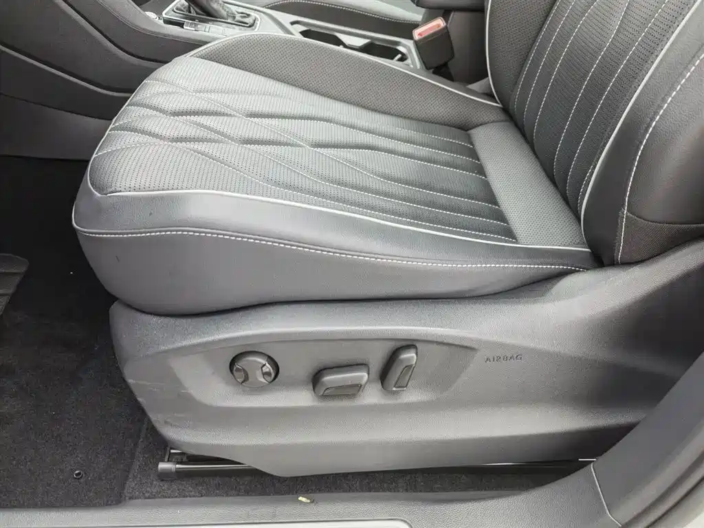 Volkswagen Tiguan L 2023 Facelift 330TSI Auto FWD R-Line Premium фото 20