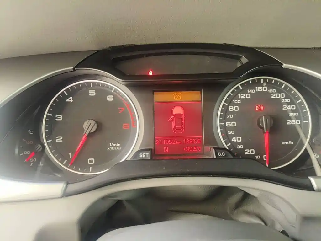 Audi A4L 2010 2010 2.0 TFSI Standard