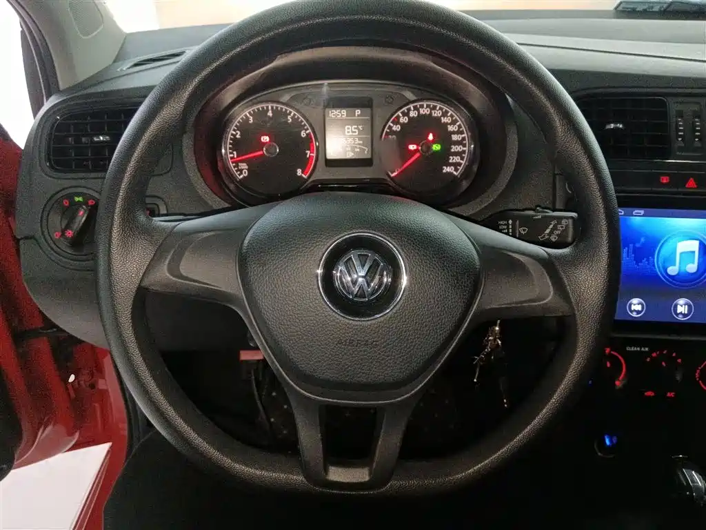 Volkswagen Polo 2016 1.4L Automatic Trend фото 7