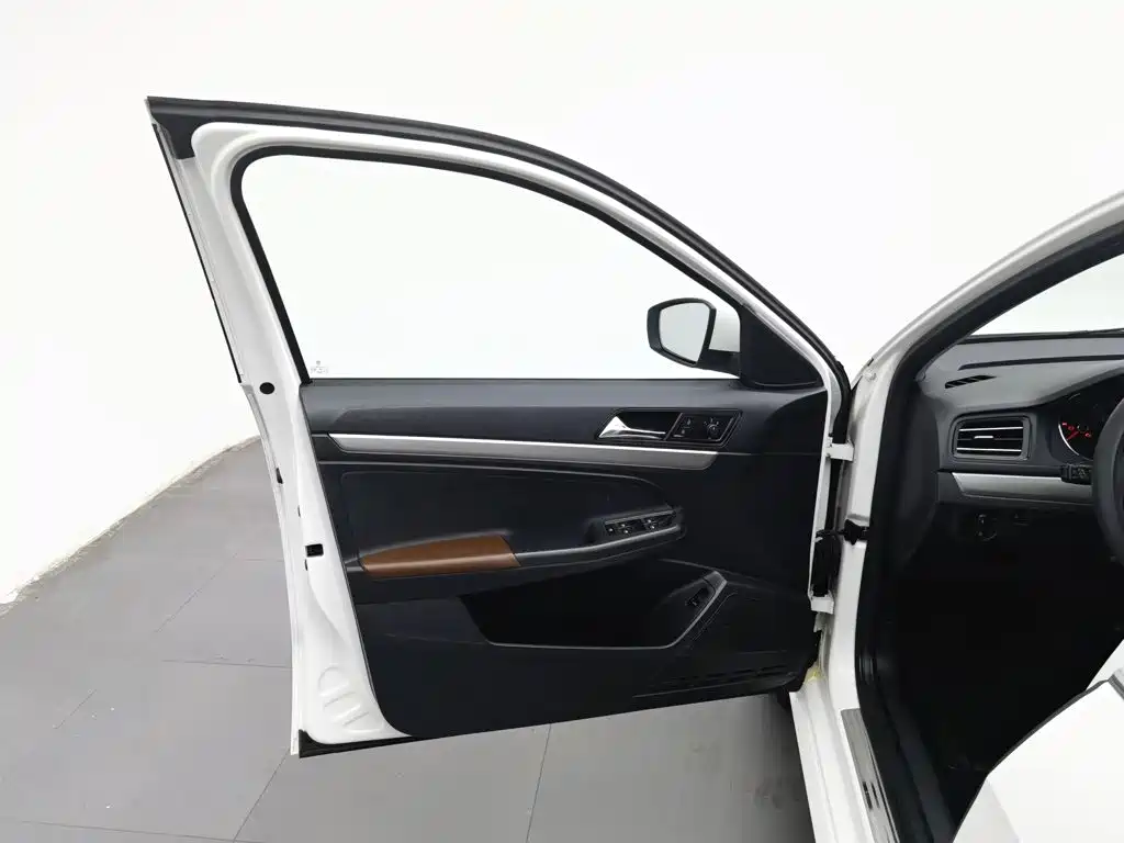 Photo 8 - Volkswagen Lavida