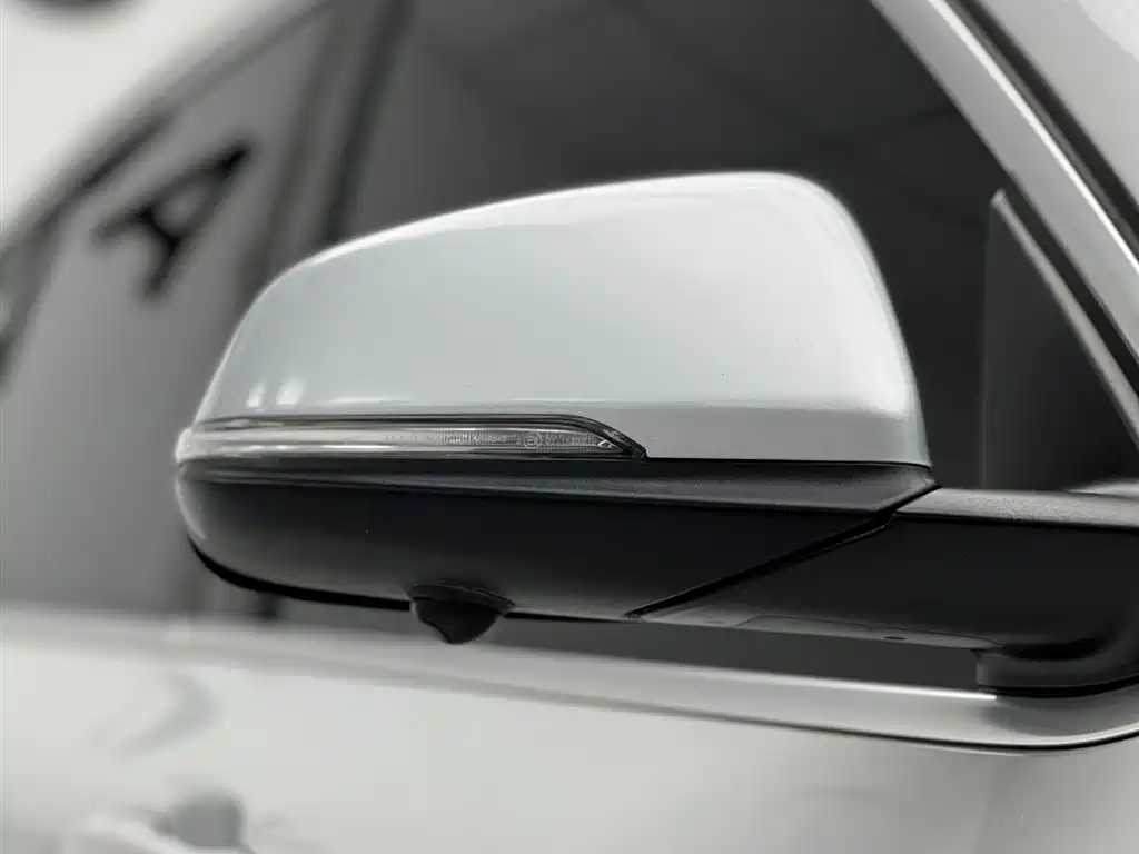 BMW X1 2022 sDrive20Li Fashion фото 4