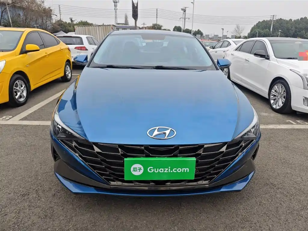 Hyundai Elantra 2022 1.5L CVT GLX Elite Edition фото 3