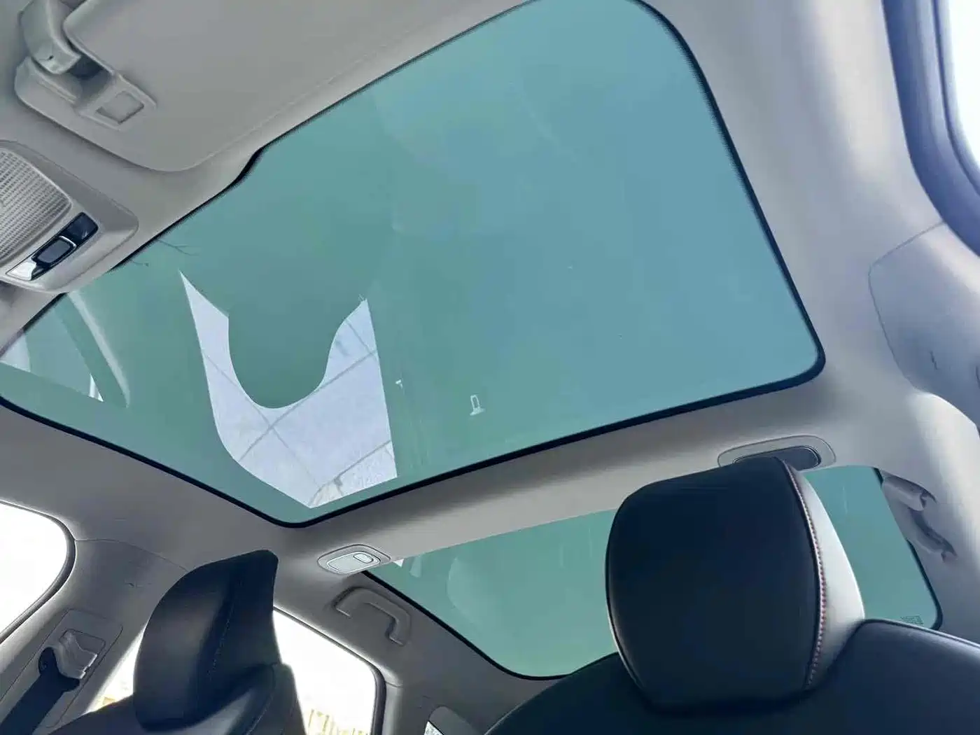 XPeng P7 2022 670E+ фото 7
