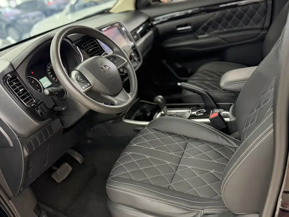 Mitsubishi Outlander 2022 2021 2.0L FWD Comfort Edition 5-seater