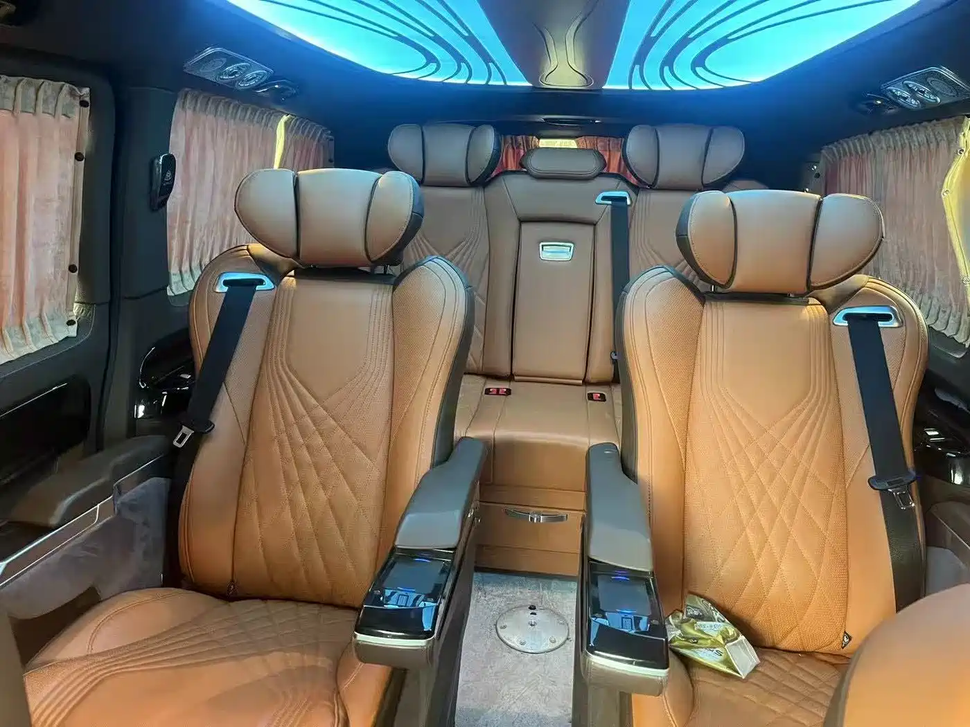 Mercedes-Benz Vito 2023 2.0T Elite 7-Seater фото 10