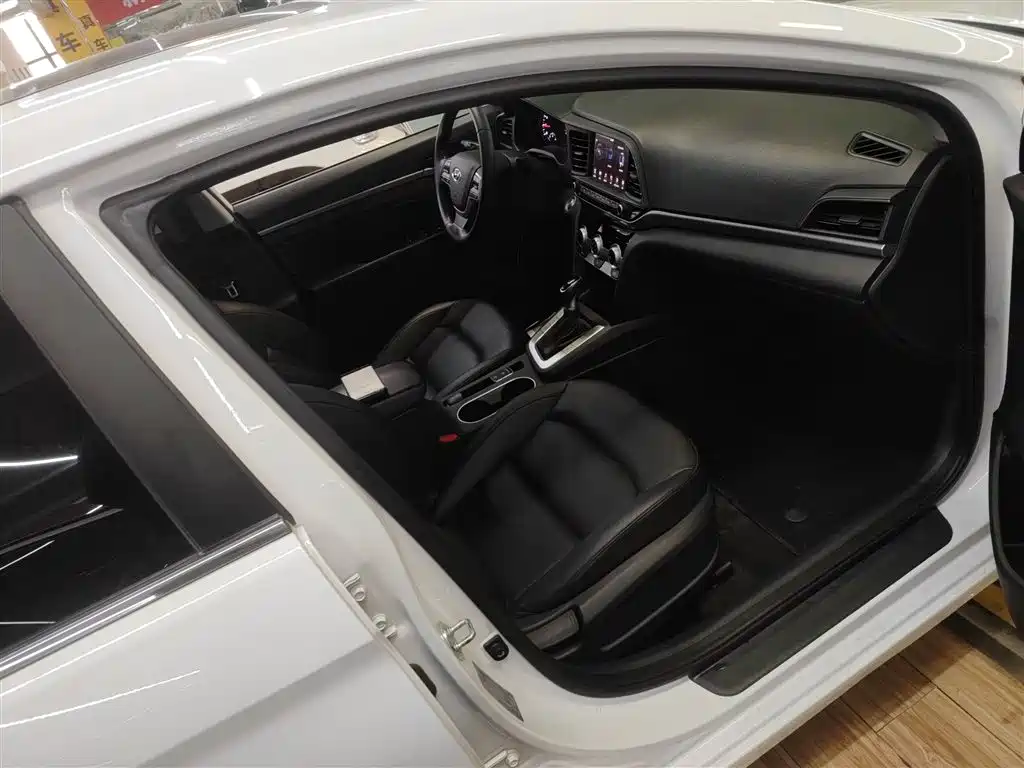 Hyundai Elantra 2020 1.5L CVT Smart Style·Elite фото 20