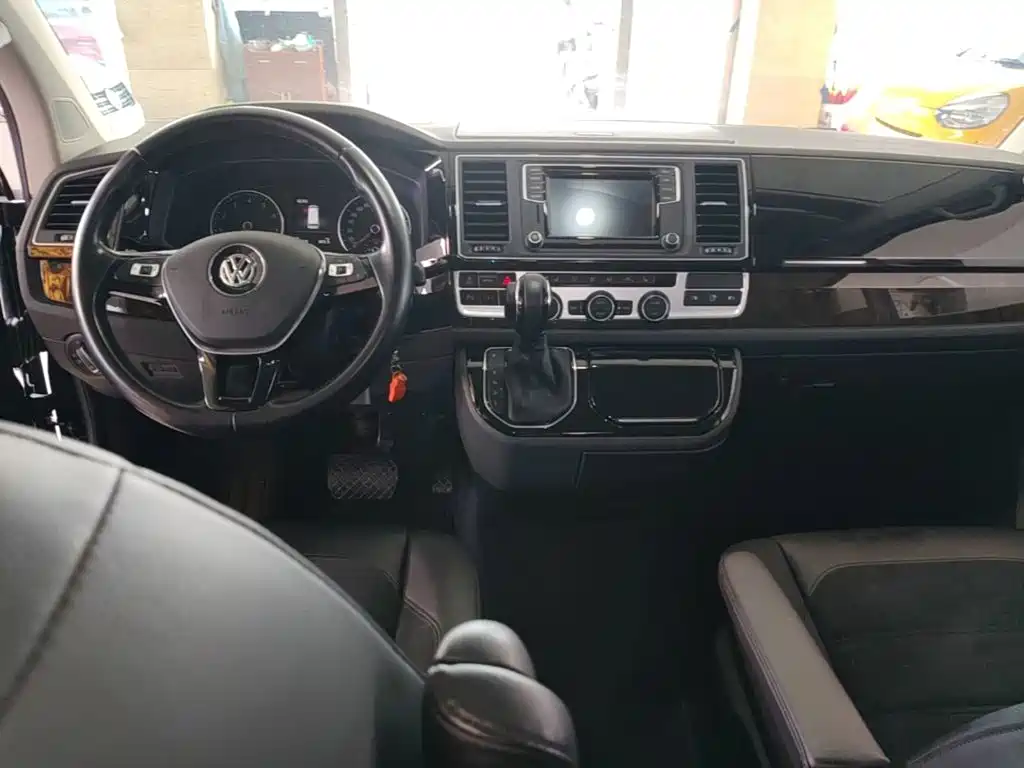 Volkswagen Multivan 2019 2019 2.0TSI 2WD Luxury 7-seater