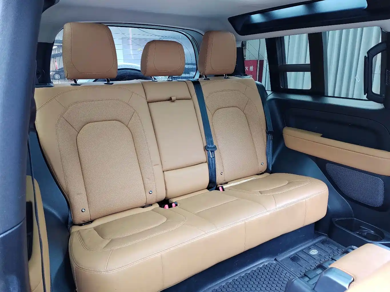 Photo 20 - Land Rover Defender