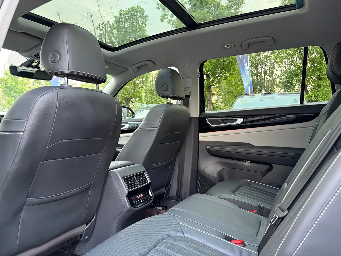 Volkswagen Teramont 2022 330TSI 2WD Premium Luxury фото 7