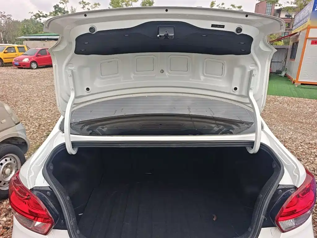 Kia Huan Chi 2022 2020 Facelift 1.4L Auto Comfort Sunroof Edition