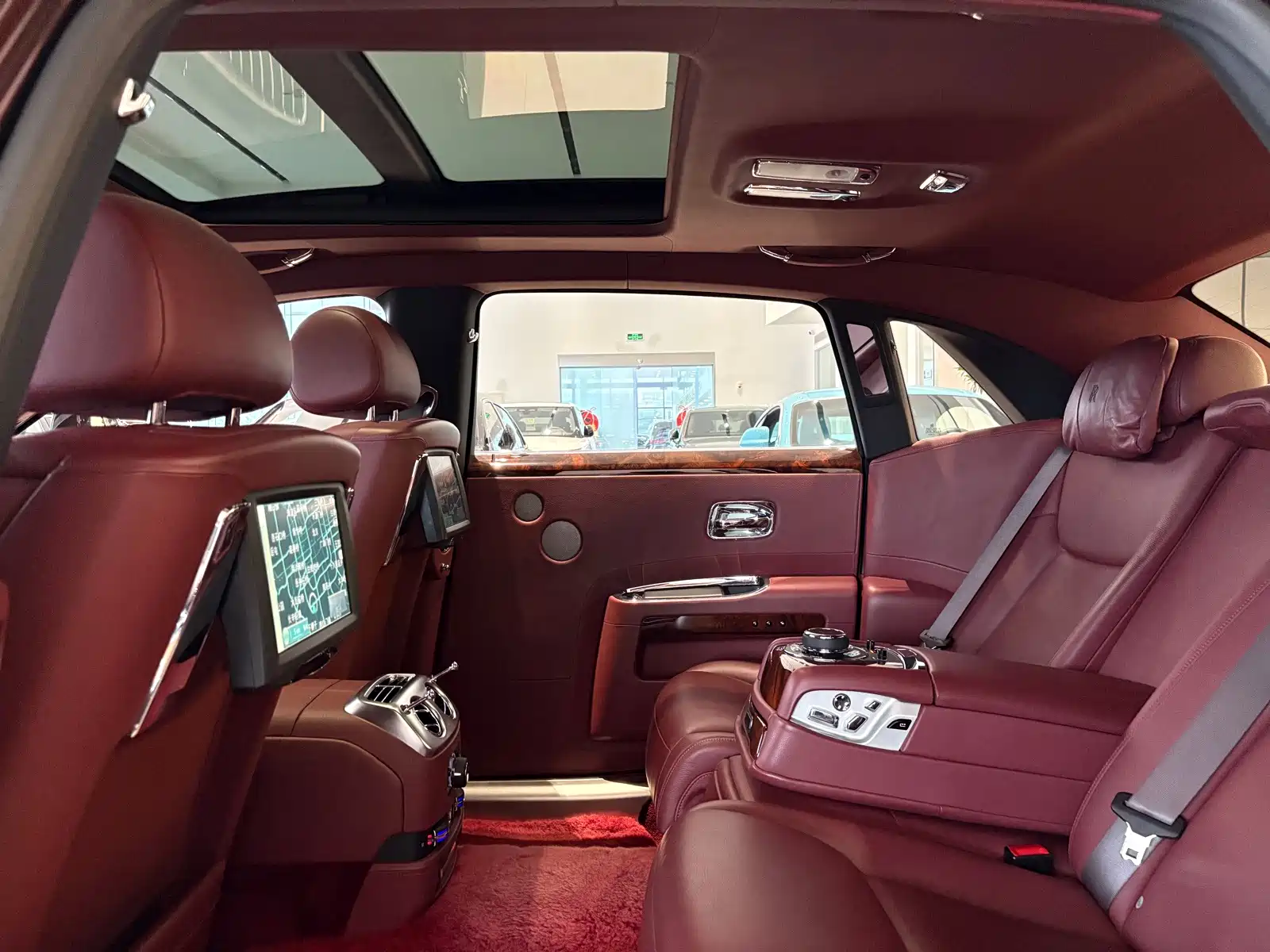 Фото 18 - Rolls-Royce Ghost