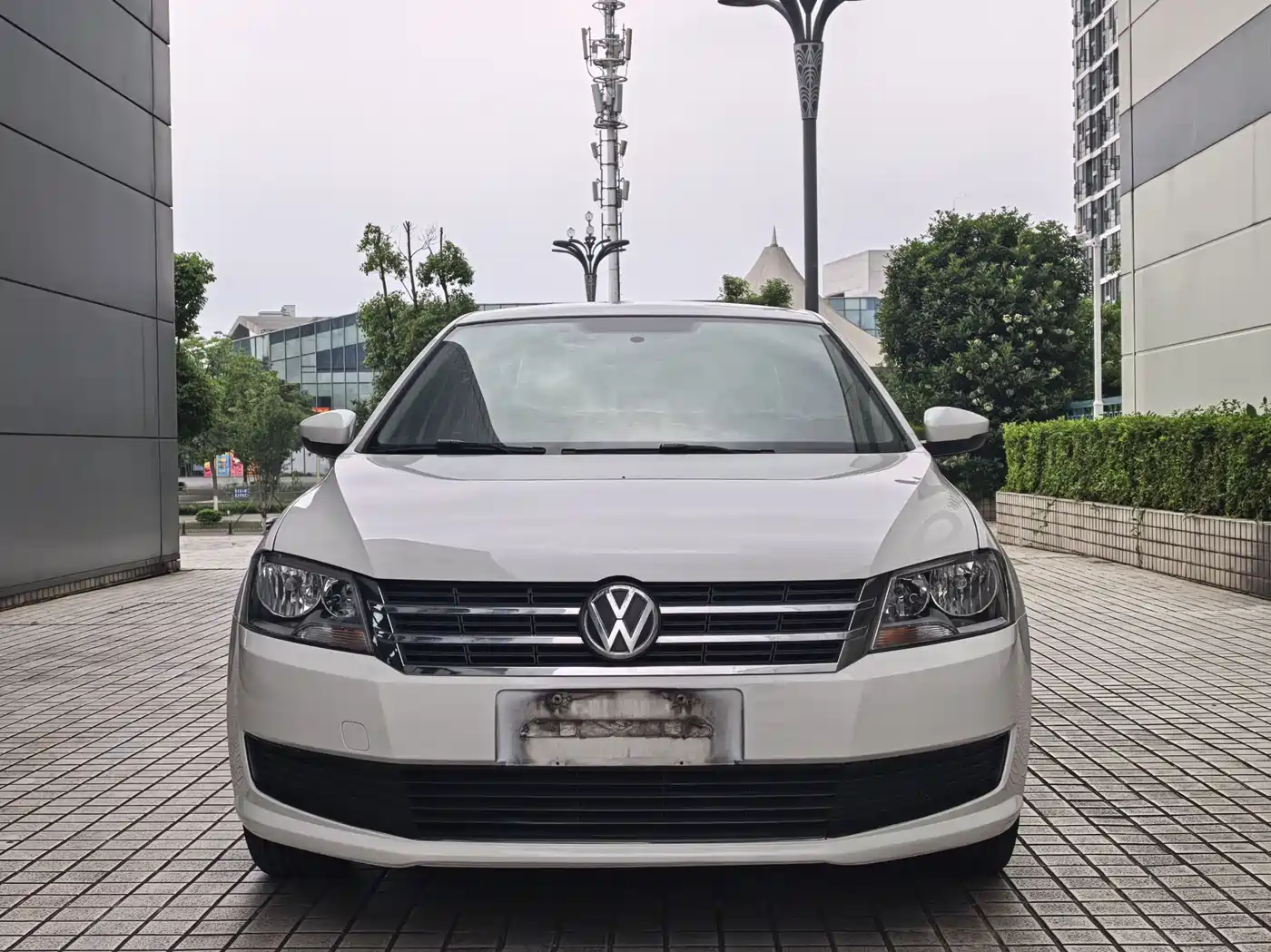 Volkswagen Lavida 2013 1.6L Automatic Trend Edition фото 2