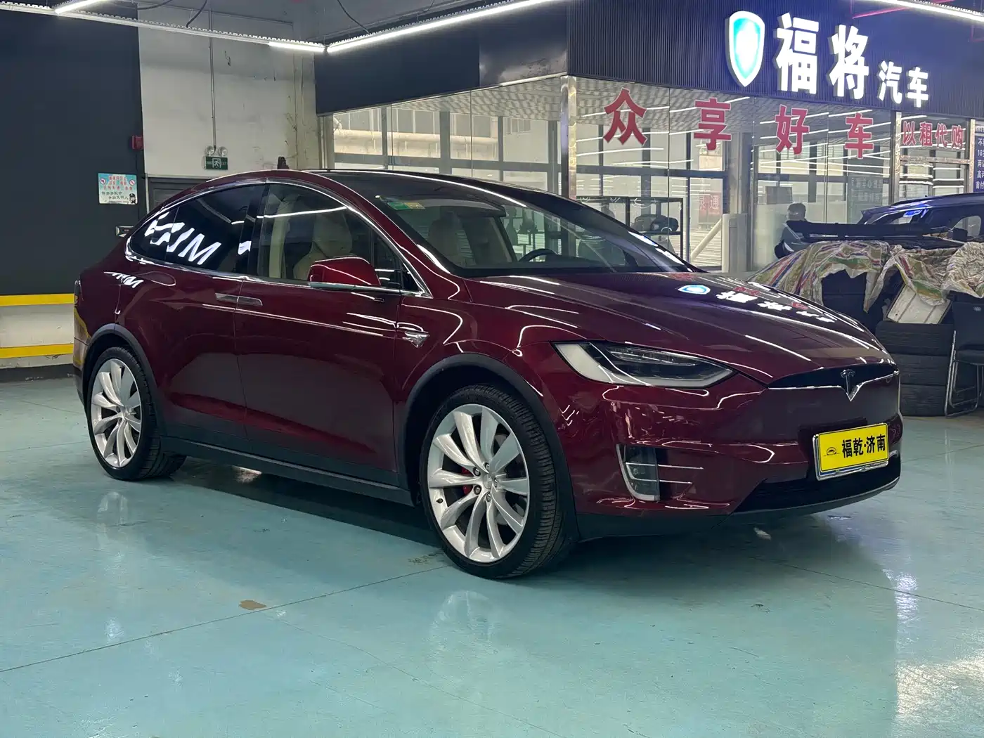 TESLA MODEL X