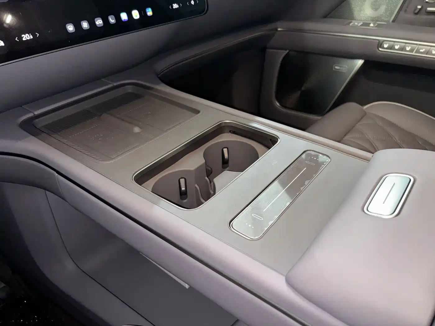 NIO ES8 2026 2025 Model 6-Seat Executive Luxury Edition