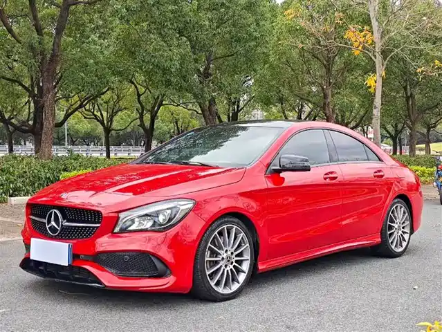MERCEDES-BENZ CLA