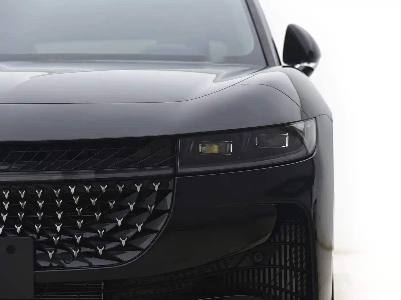 Voyah Auto VOYAH Zhuiguang 2024 PHEV AWD Ultra Long Range Flagship фото 13