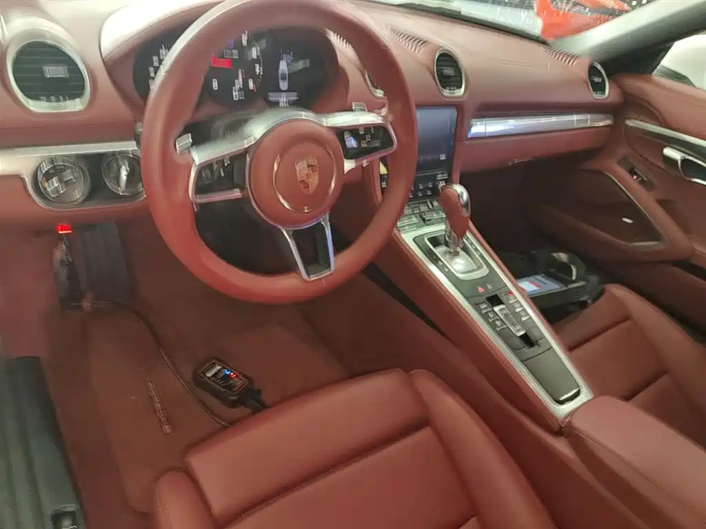 Photo 10 - Porsche 718
