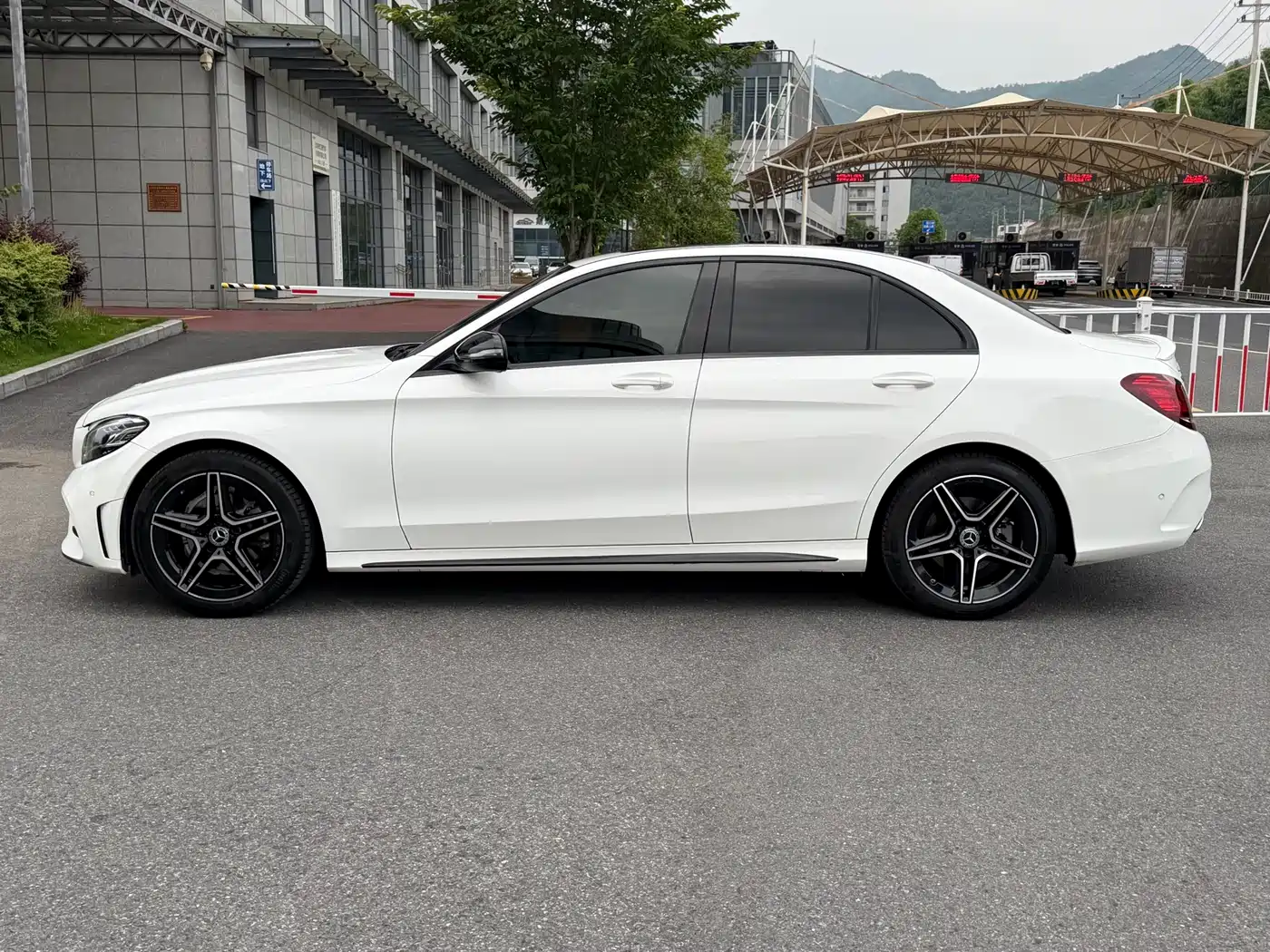 Mercedes-Benz C-Class 2021 C 260 Starry Exclusive Edition фото 16