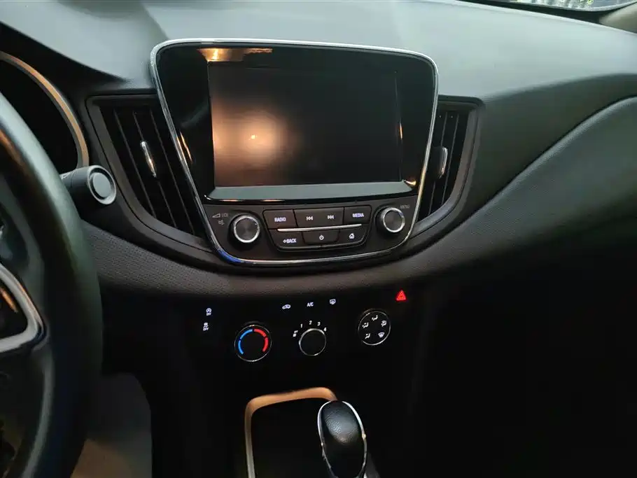 Chevrolet Monza 2019 Redline 320T DCT Joy Edition China VI фото 13