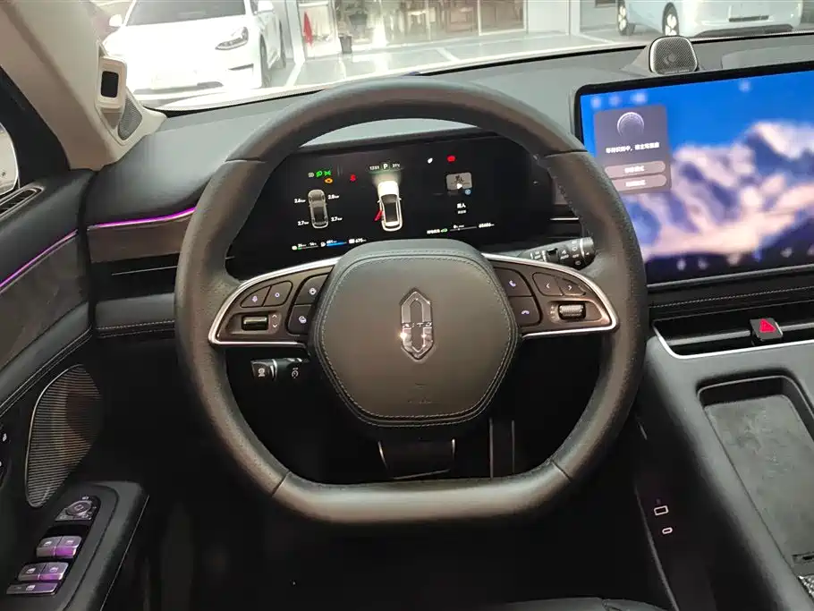 AITO Wenjie AITO M5 2022 Extended Range AWD Flagship фото 15