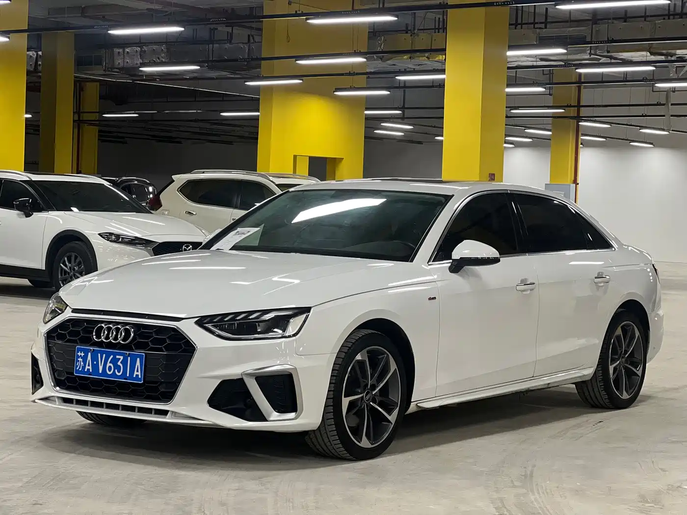 Фото 1 - Audi A4L