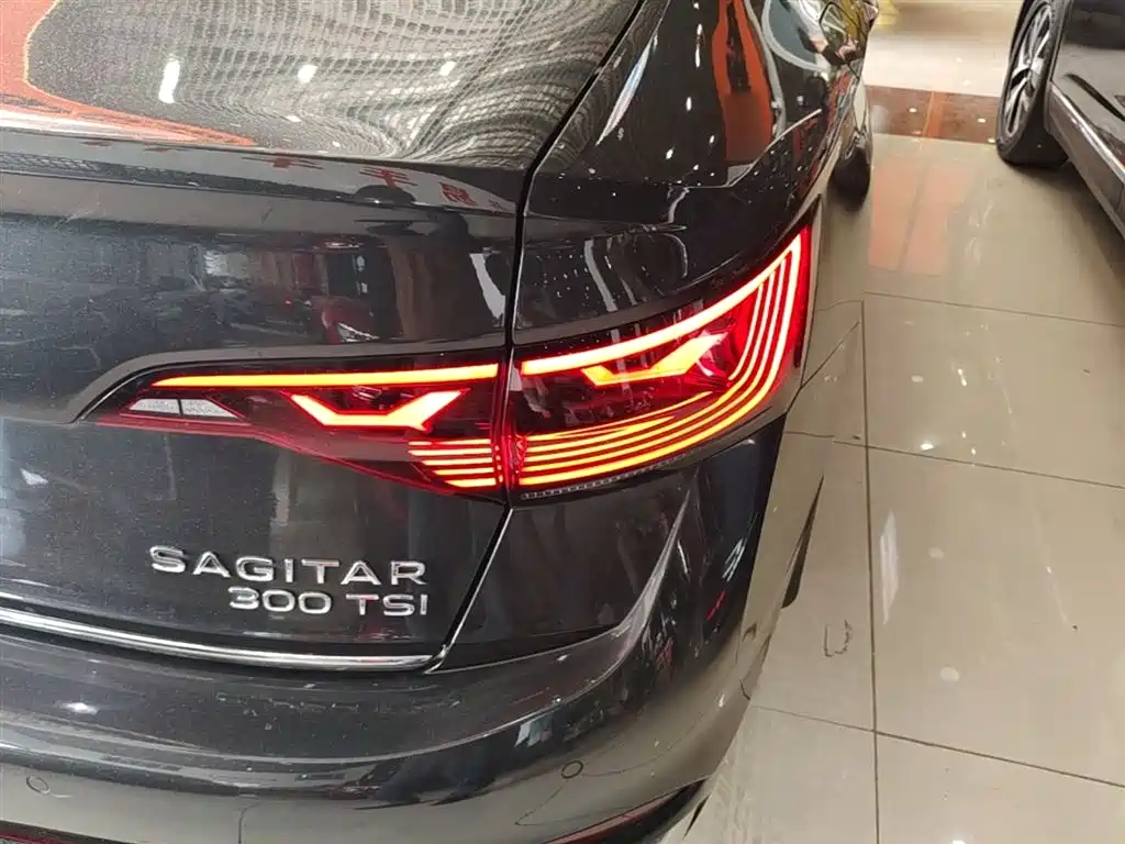 Volkswagen Sagitar 2023 300TSI DSG Excellence Edition фото 8