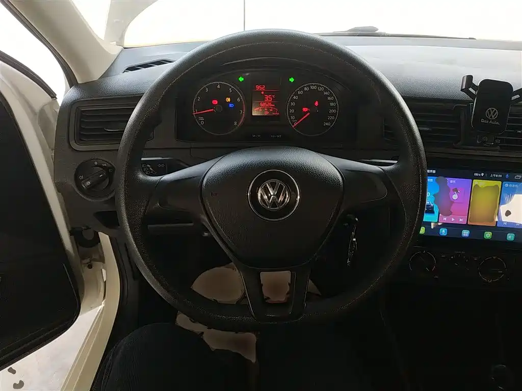 Volkswagen Santana 2016 1.4L Manual Trend Edition фото 11