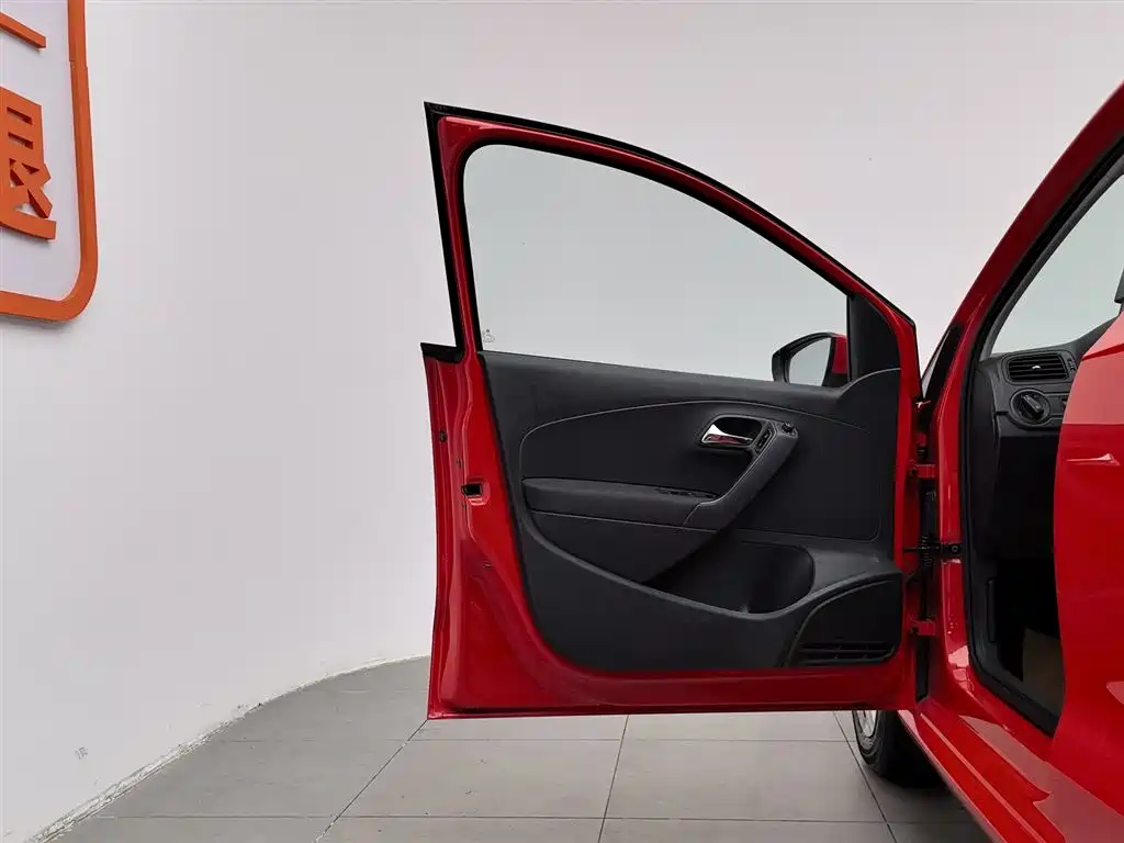 Volkswagen Polo 2018 1.5L Auto Safe Drive фото 8
