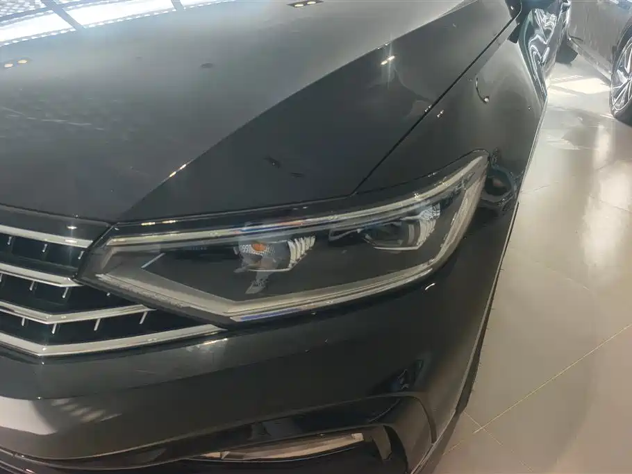 Volkswagen Magotan 2024 2 Million Units Public Sharing Edition 330TSI DSG Luxury фото 5