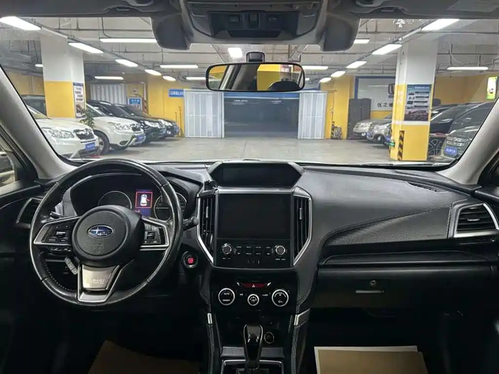 Subaru Forester 2019 2.0i Luxury Edition EyeSight фото 12