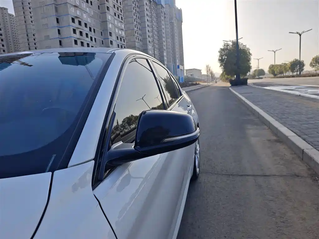 BMW 1 Series 2022 120i M Sport Shadow Edition фото 23
