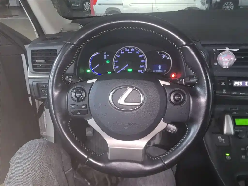 Lexus CT 2017 CT200h Elite Edition Monochrome China V фото 7