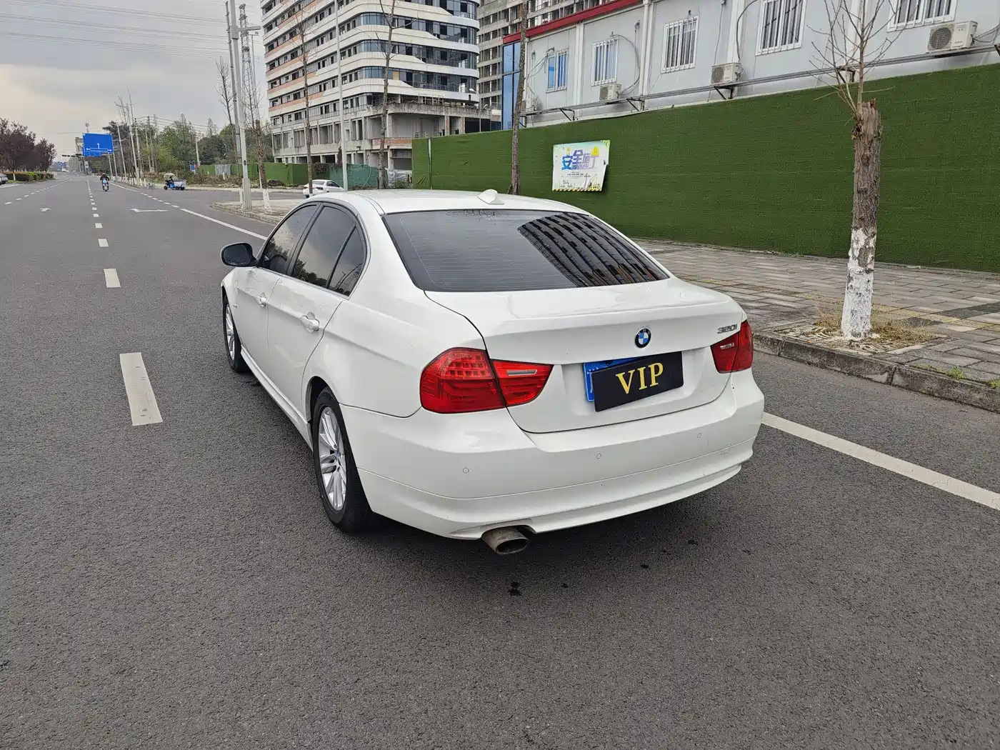 BMW 3 Series 2012 320i Luxury фото 4
