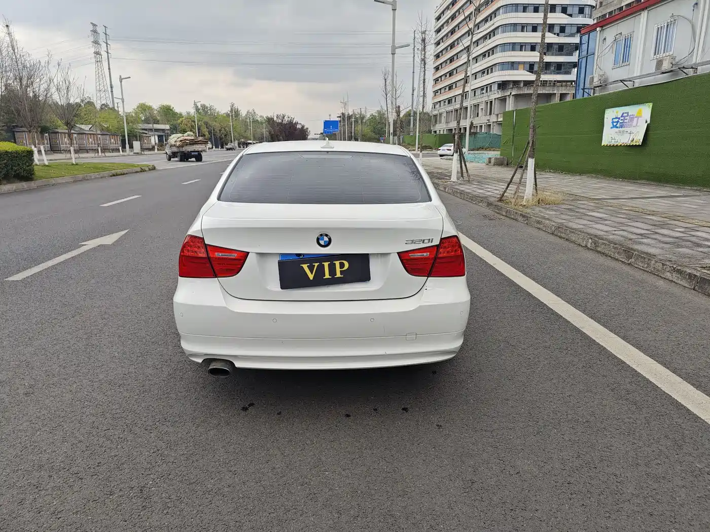 BMW 3 Series 2012 320i Luxury фото 5