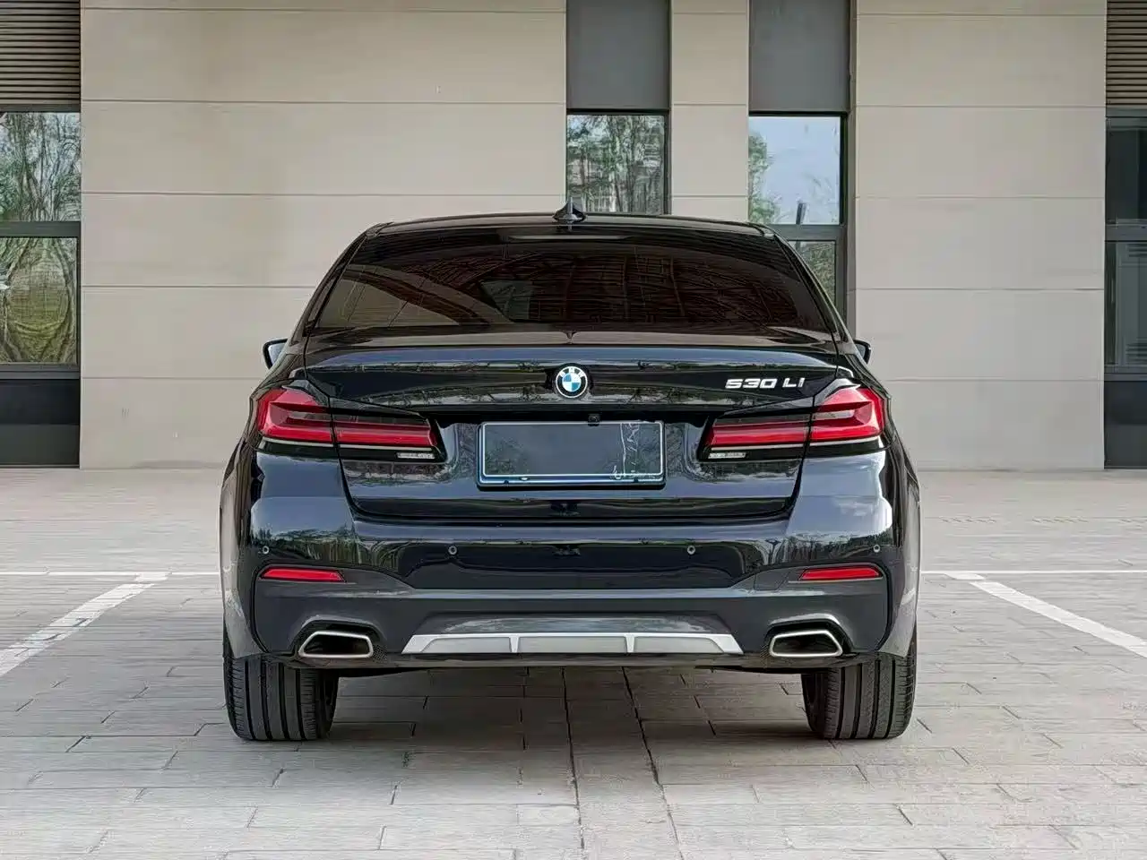 BMW 5 Series 2023 530Li Leading M Sport Package фото 5