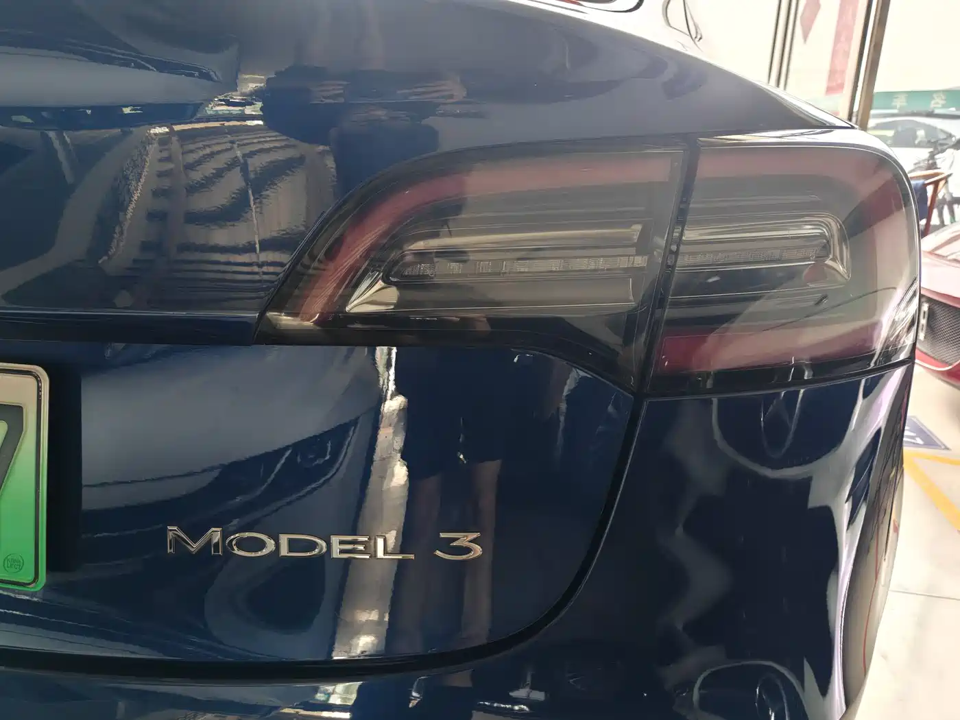 TESLA MODEL 3