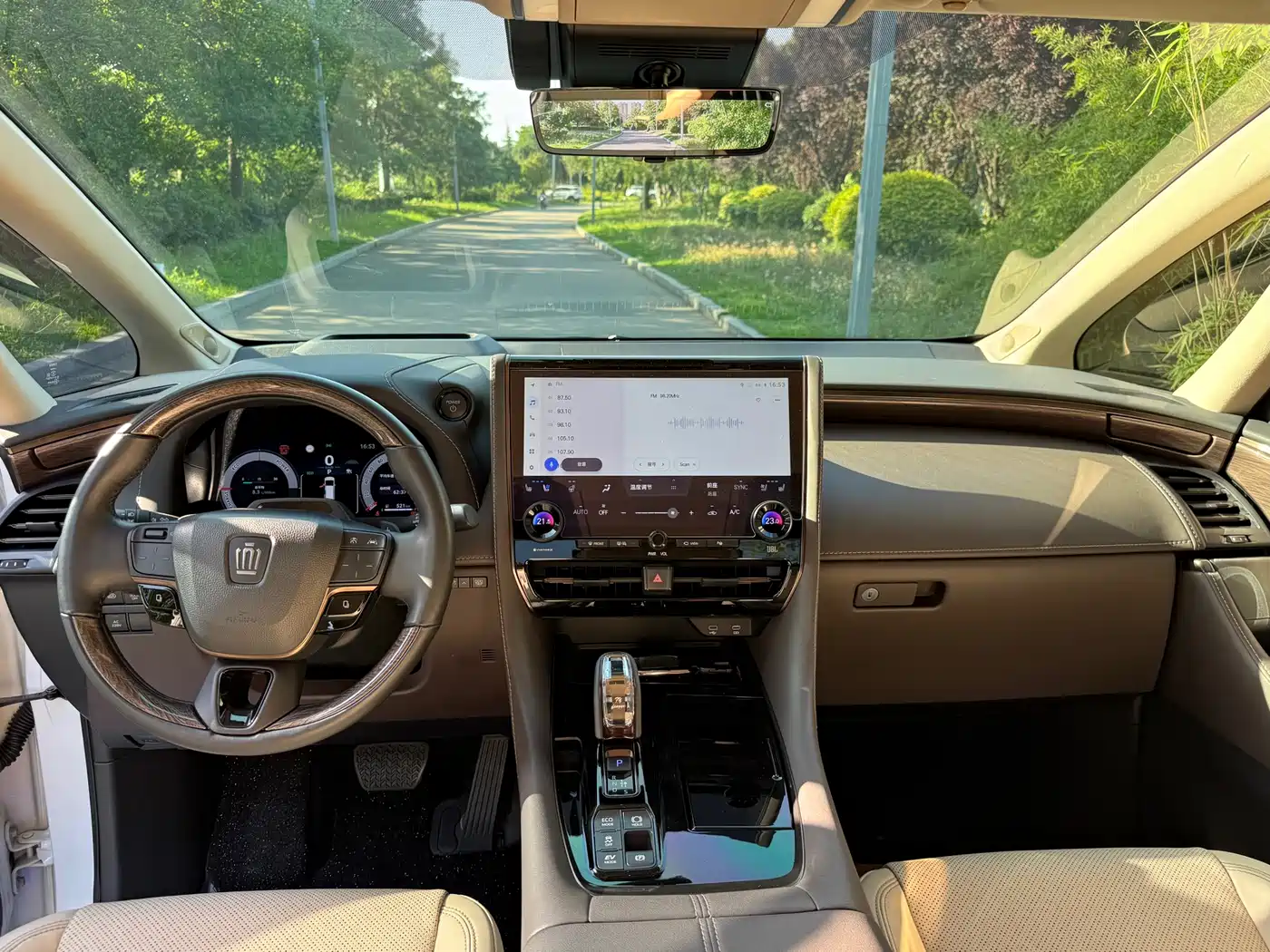 Toyota Vellfire 2024 Crown Hybrid 2.5L Executive Premium Edition фото 6